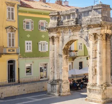 G&g With Swimming Pool Appartement *