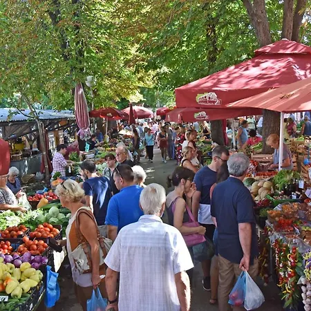 G&g With Swimming Pool Appartement Pula