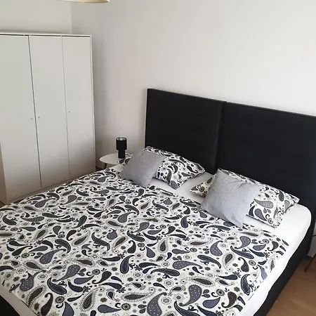 G&g With Swimming Pool Apartament