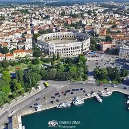 G&g With Swimming Pool *