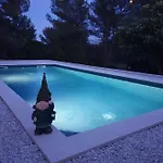G&g With Swimming Pool *