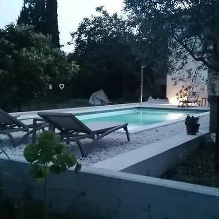 Apartment G&g With Swimming Pool