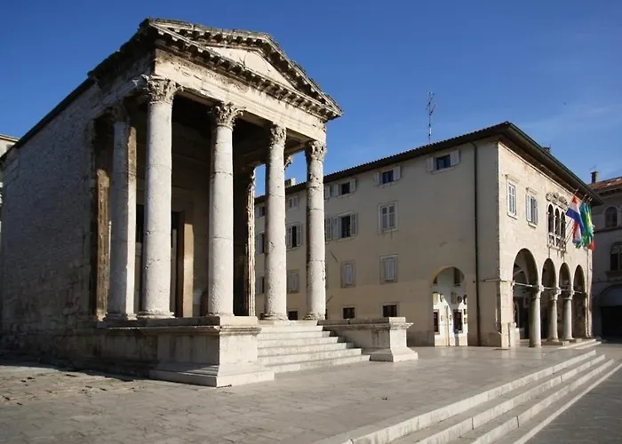 Apartman G&g With Swimming Pool