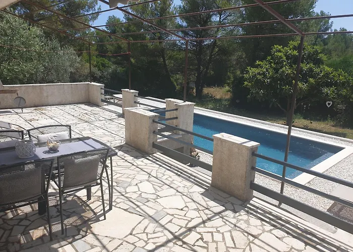 Apartman G&g With Swimming Pool Póla