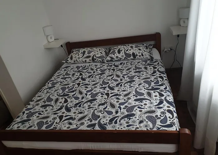 Apartman G&g With Swimming Pool Póla