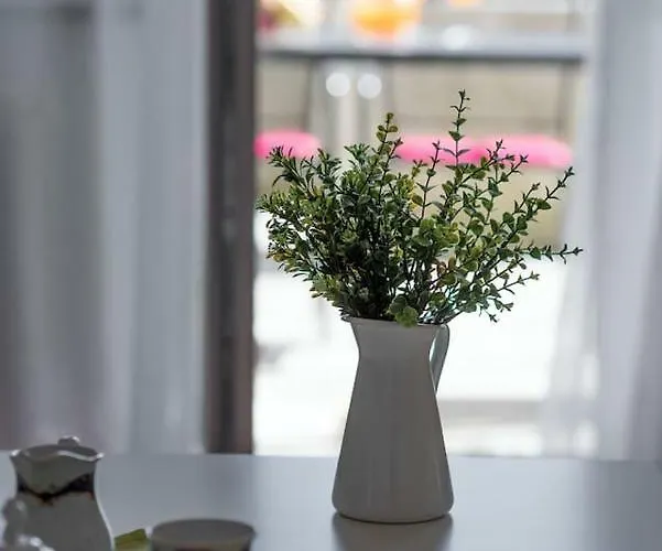 Apartman G&g With Swimming Pool Póla