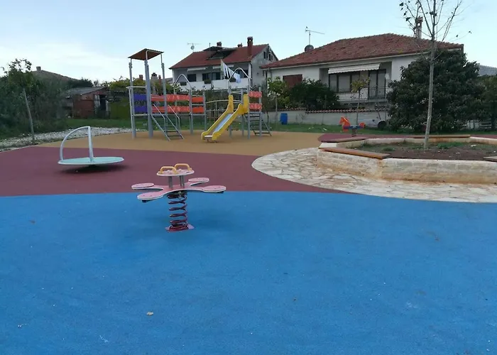 G&g With Swimming Pool * Póla