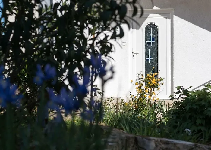 G&g With Swimming Pool * Póla