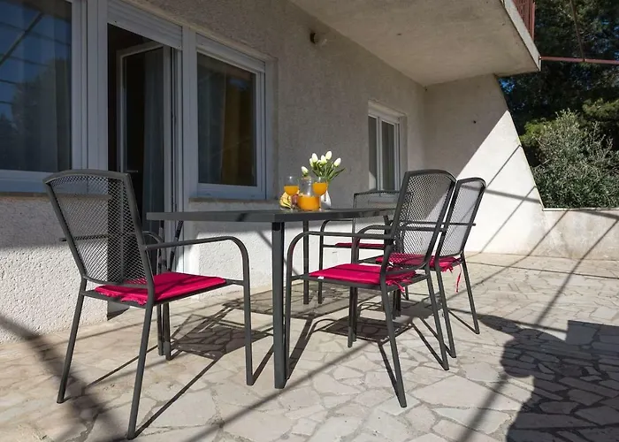 G&g With Swimming Pool *