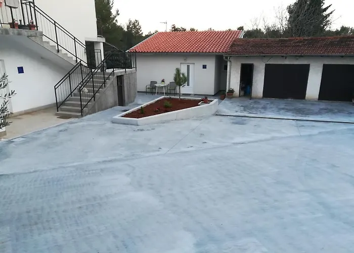 Apartman G&g With Swimming Pool