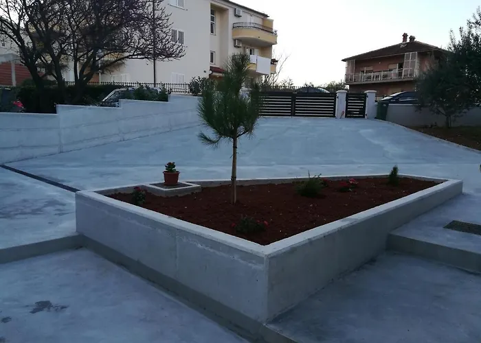 G&g With Swimming Pool *